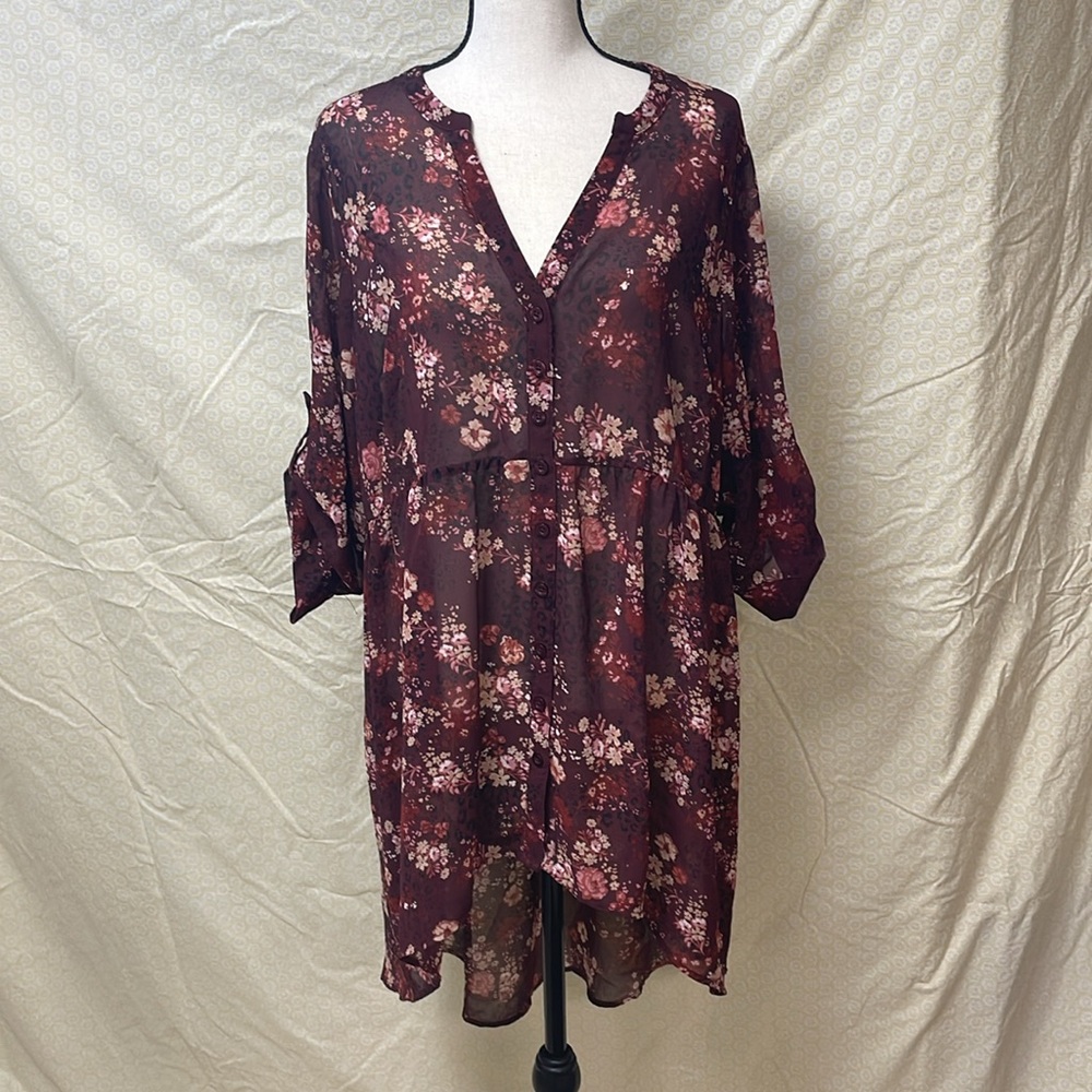 Torrid floral high/low blouse with 3/4 sleeve